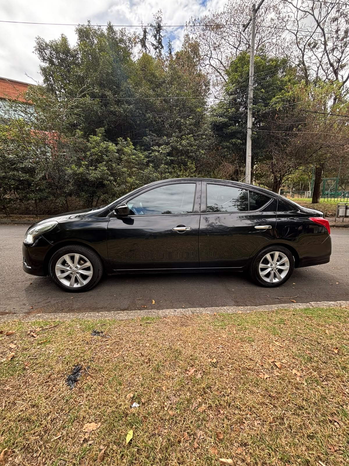 NISSAN VERSA ADVANCE 2015 - Imagen 8