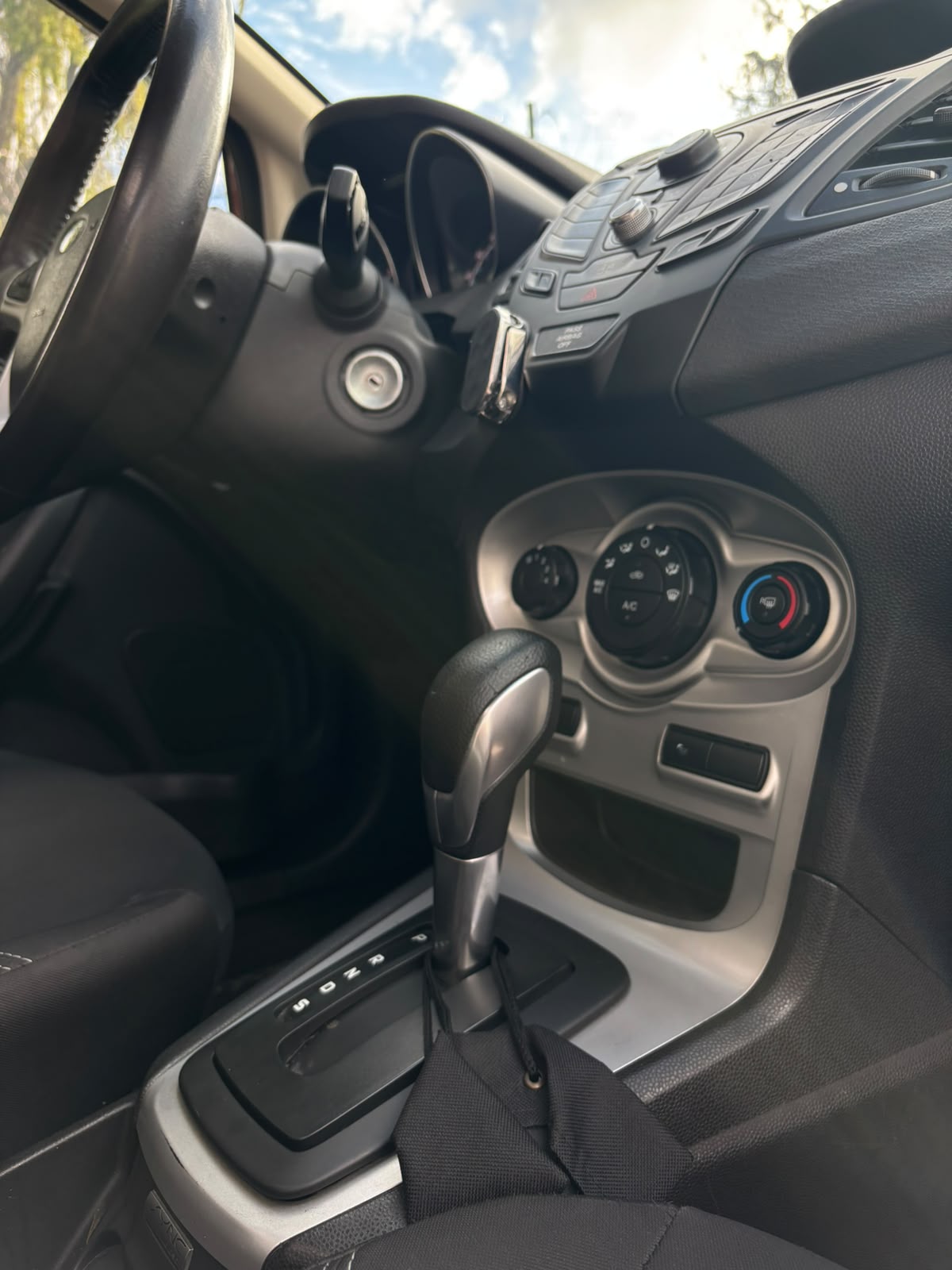 FORD FIESTA 2015 - Imagen 11